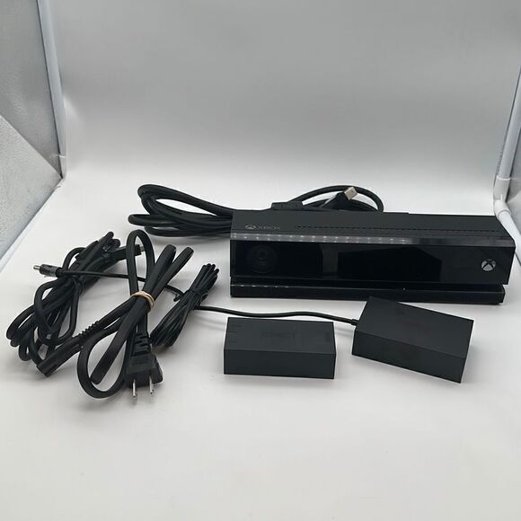 Microsoft Xbox One Kinect Sensor Bar Camera + Windows Hub 3.0 USB Adapter Bundle - Picture 1 of 4